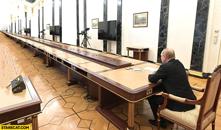 Putin super long table photoshopped