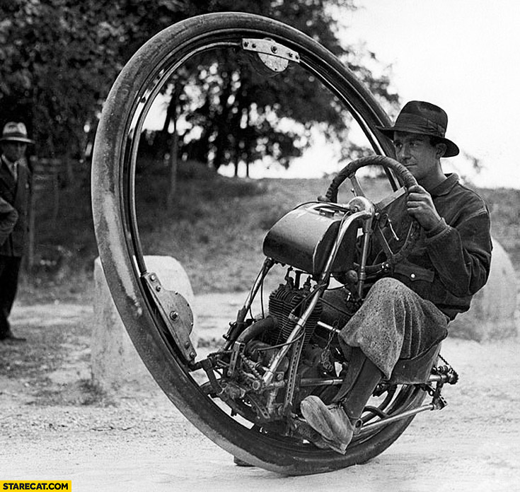 Single wheel motorcycle